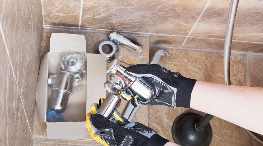 Professional gutter cleaning in Wells, MI